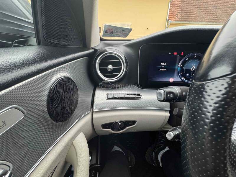 Mercedes Benz E 220 cdi