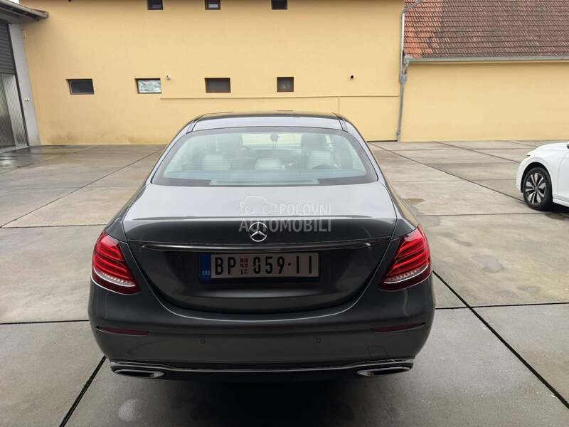 Mercedes Benz E 220 cdi
