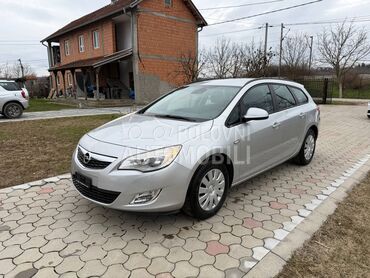 Opel Astra J 1.4T CH