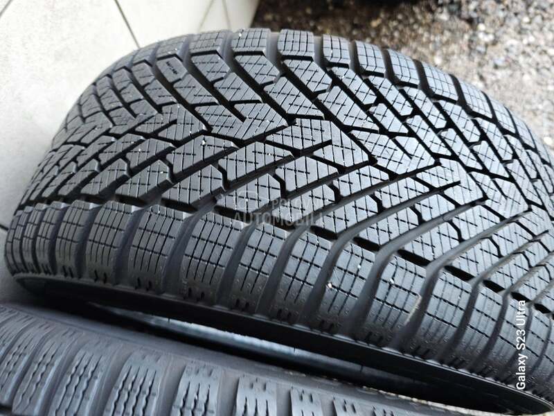 Pirelli 215/40 R17 Zimska