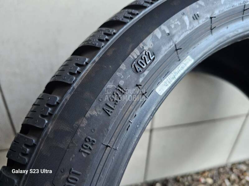 Pirelli 215/40 R17 Zimska