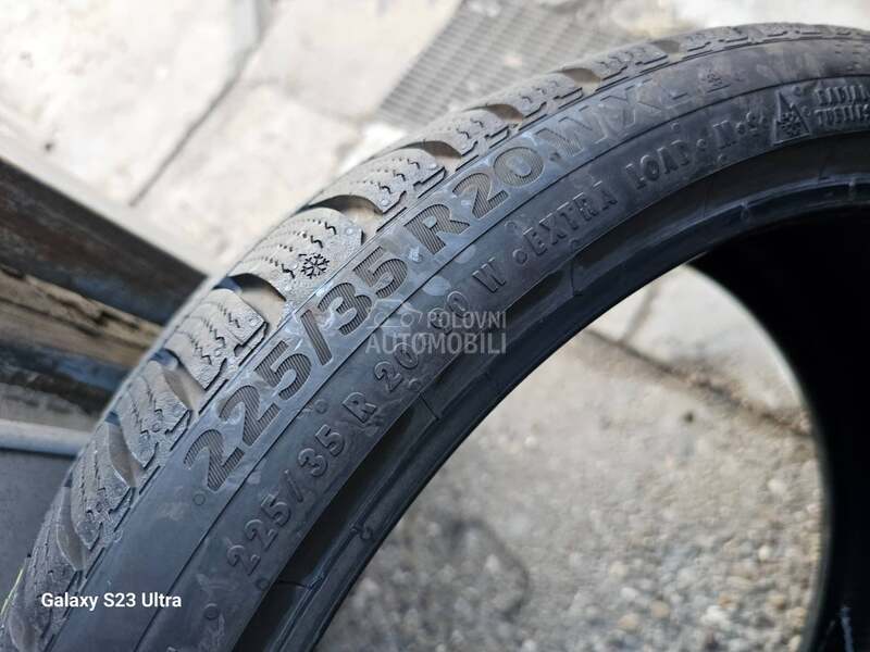 Continental 225/35 R20 Zimska