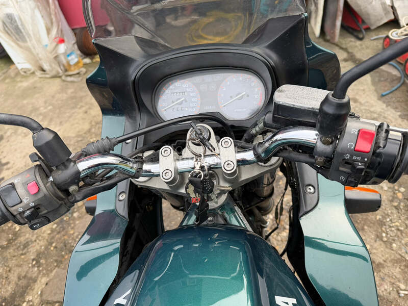 Yamaha XJ600