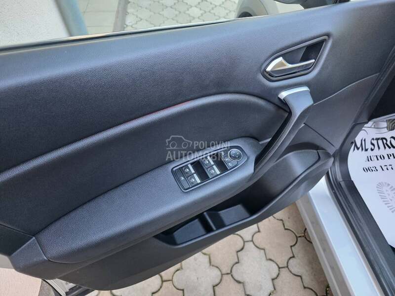 Renault Captur 1.0 -NOV-