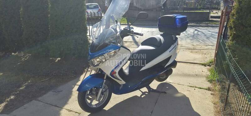 Suzuki burgman 200