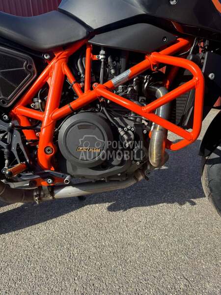 KTM 690 Super Duke R Hitno