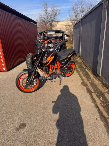 KTM 690 Super Duke R Hitno