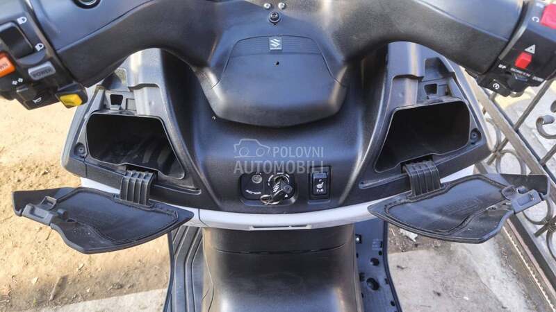 Suzuki Burgman executive 650