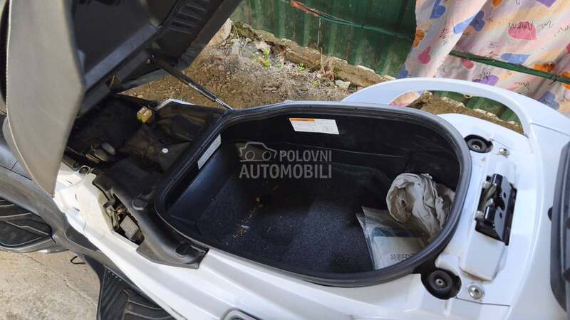 Suzuki Burgman executive 650