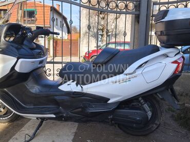 Suzuki Burgman executive 650