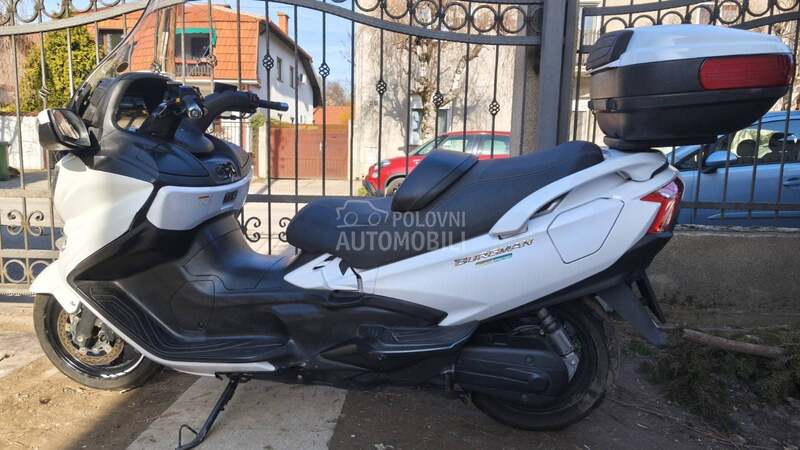 Suzuki Burgman executive 650