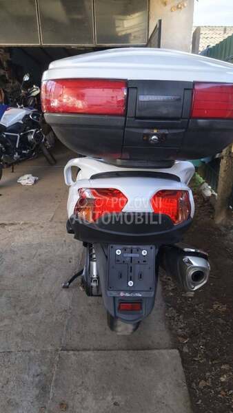 Suzuki Burgman executive 650