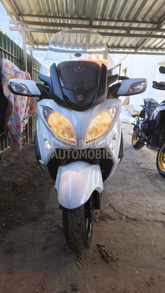 Suzuki Burgman executive 650