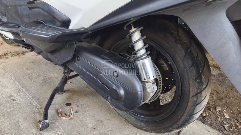 Suzuki Burgman executive 650