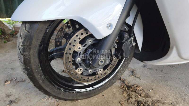 Suzuki Burgman executive 650