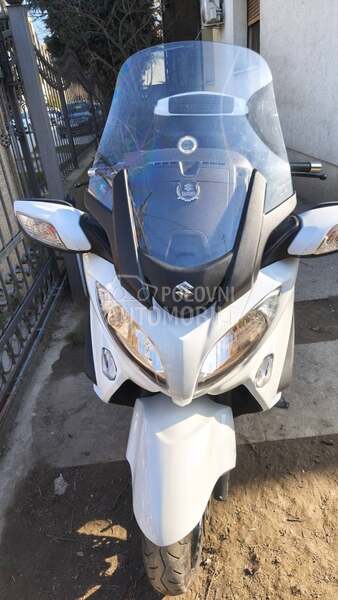 Suzuki Burgman executive 650