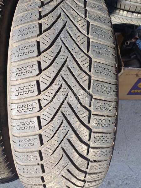 Falken 205/60 R16 Zimska