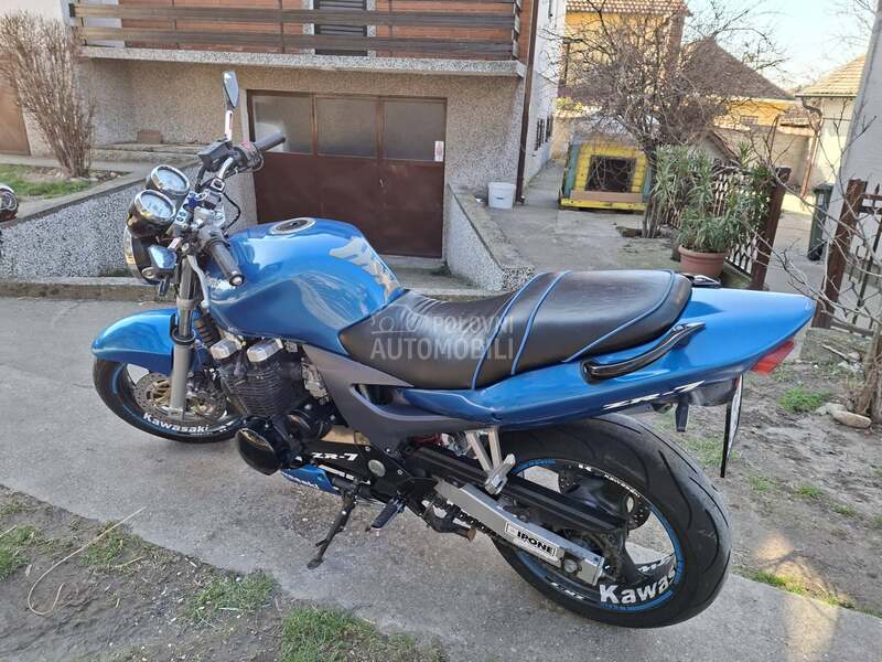 Kawasaki ZR 7