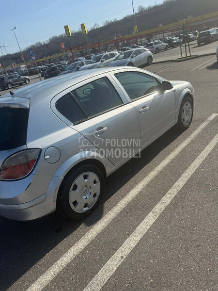 Opel Astra H 