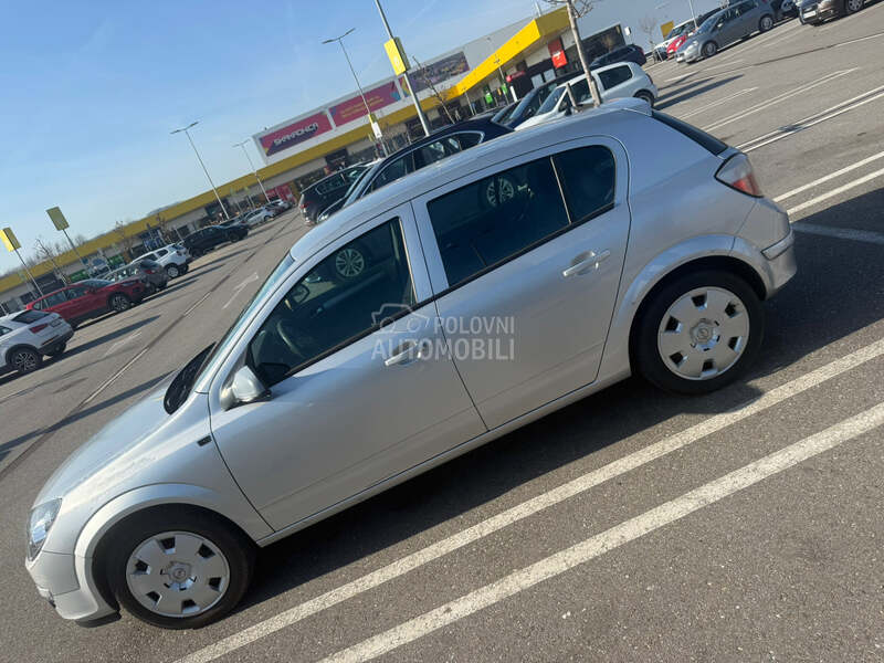 Opel Astra H 