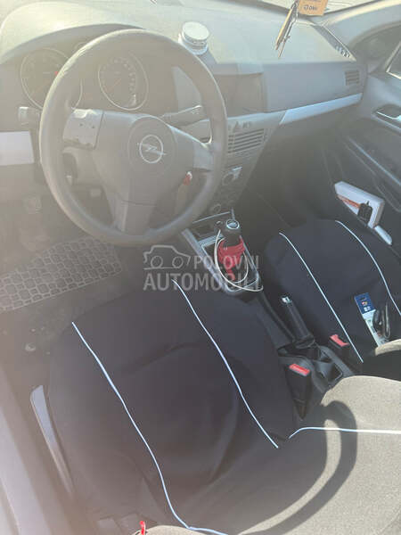 Opel Astra H 