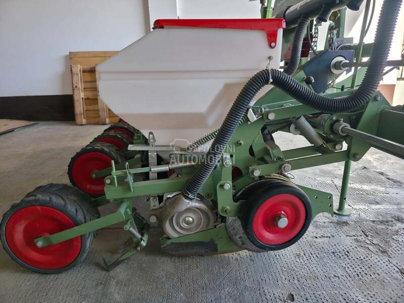 Majevica Maja 5 plus 1 diskosna