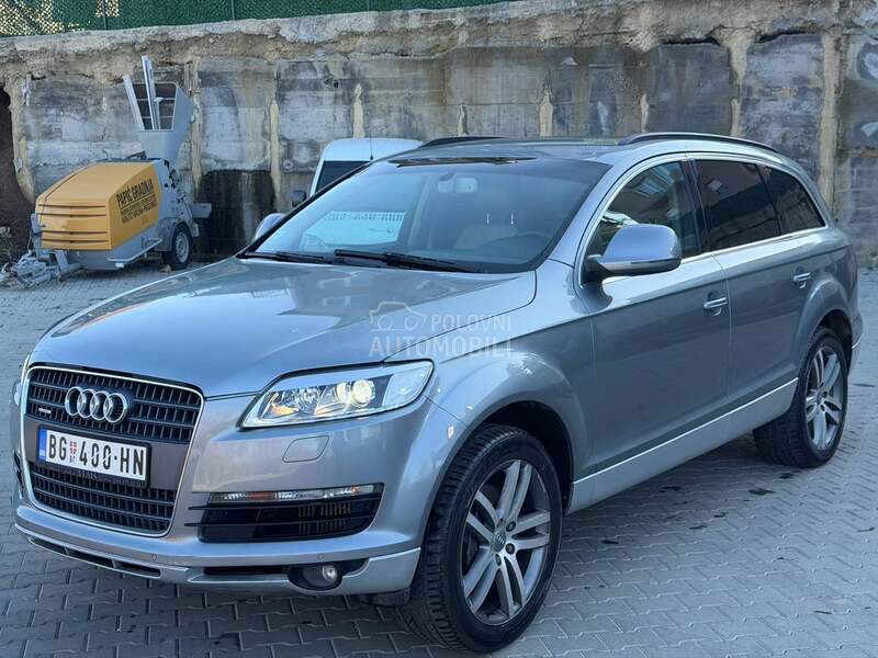 Audi Q7 