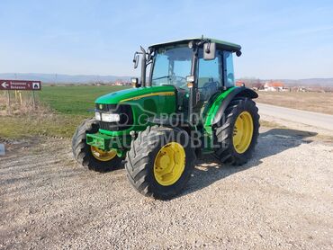John Deere 5820