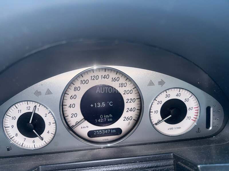 Mercedes Benz E 200 