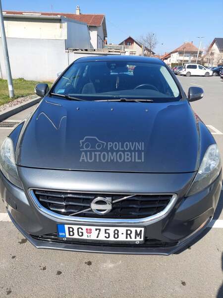 Volvo V40 