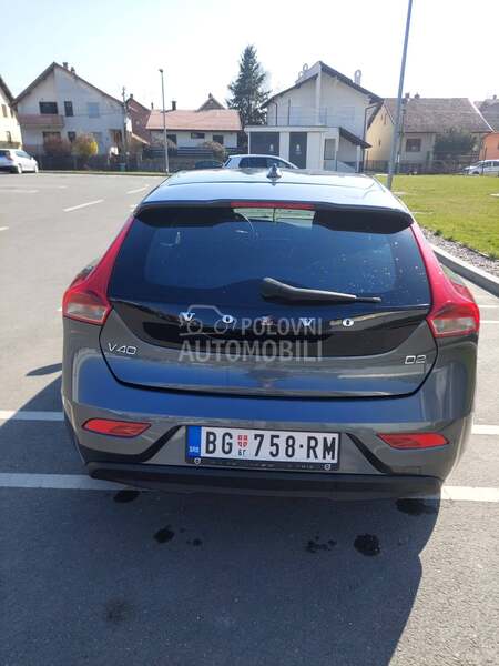 Volvo V40 