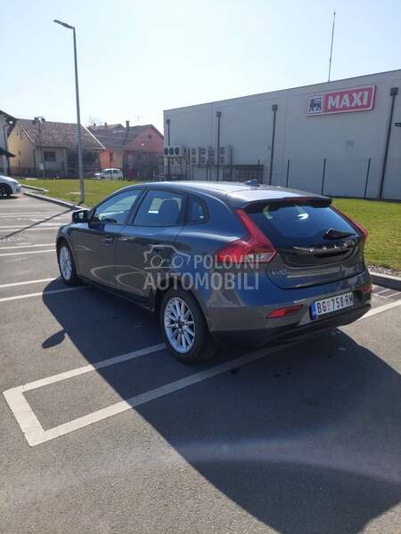 Volvo V40 