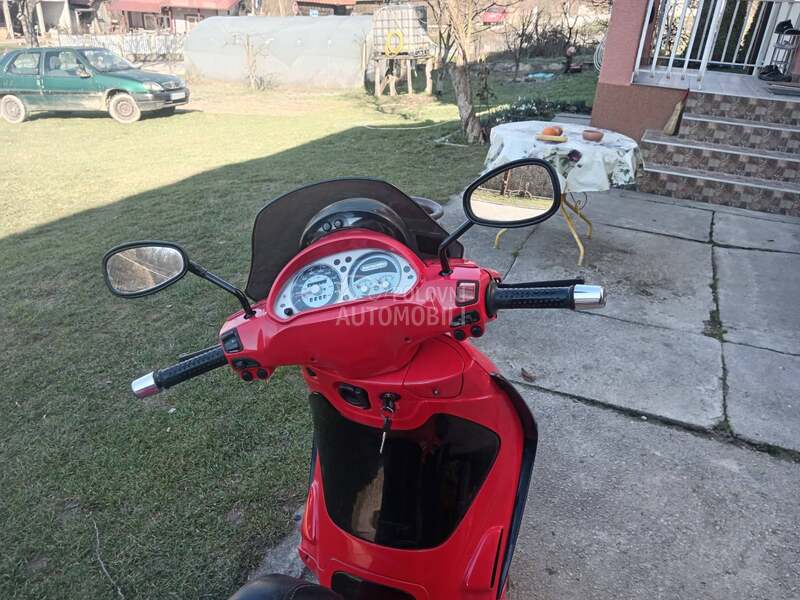 Piaggio Beverli 500