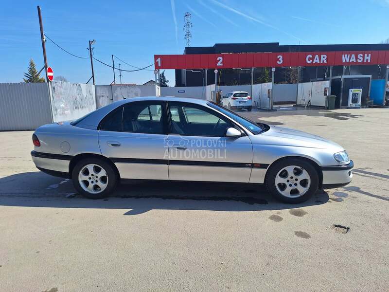 Opel Omega 