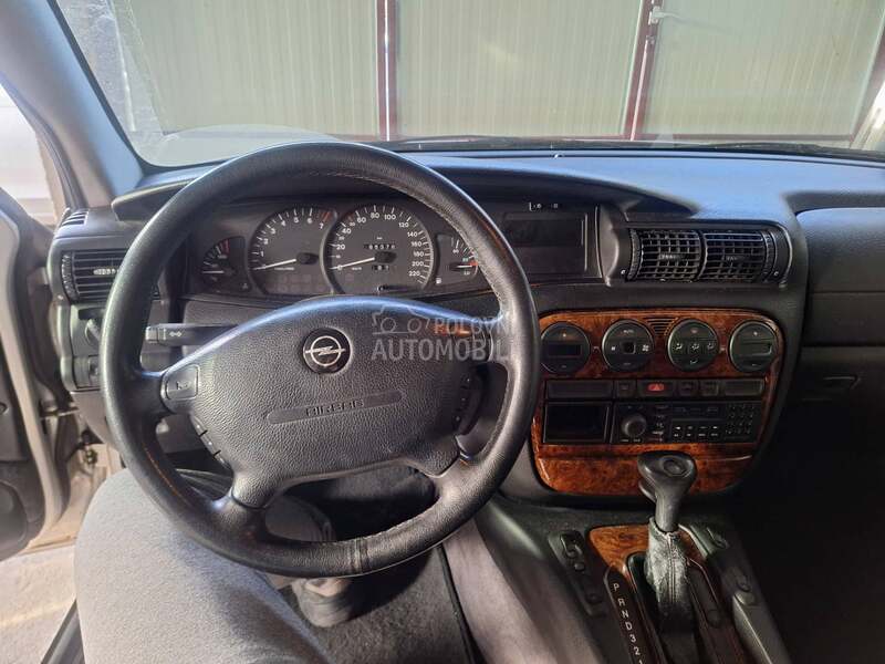 Opel Omega 