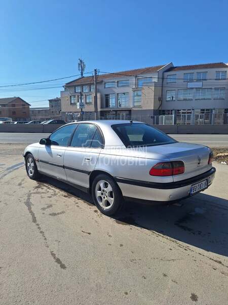 Opel Omega 
