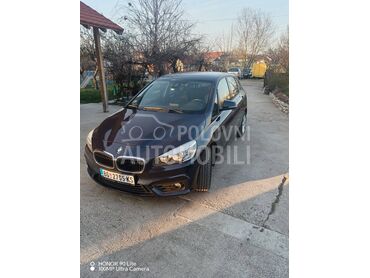 BMW 216 ACTIVE TURER