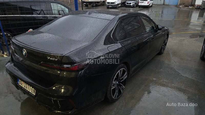 BMW 740 