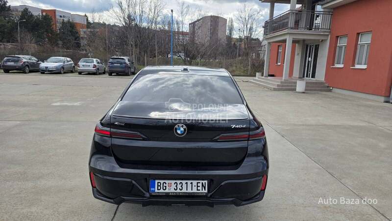 BMW 740 