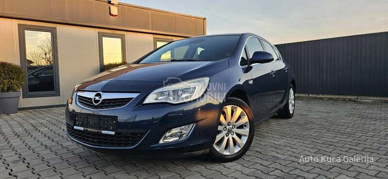 Opel Astra J 1.6 cosmo