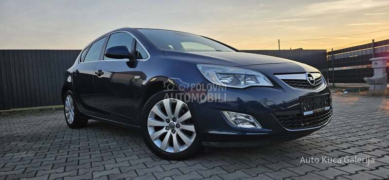 Opel Astra J 1.6 cosmo