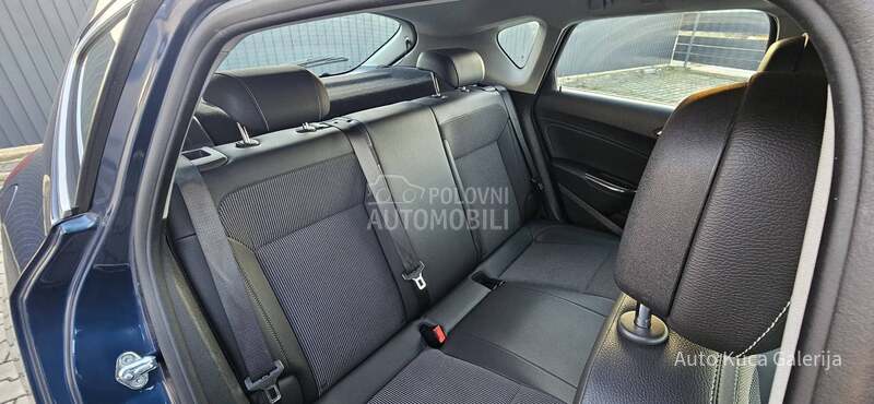 Opel Astra J 1.6 cosmo