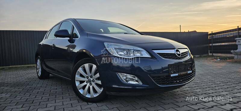 Opel Astra J 1.6 cosmo