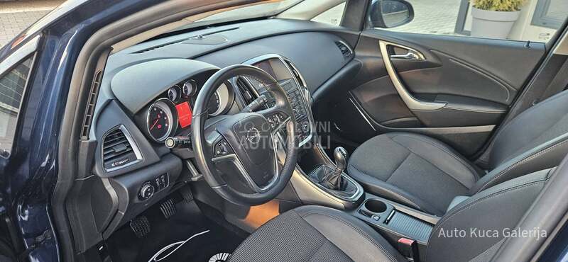 Opel Astra J 1.6 cosmo