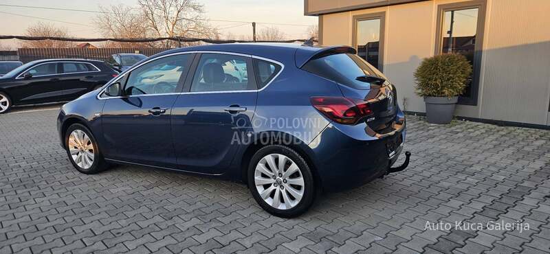 Opel Astra J 1.6 cosmo
