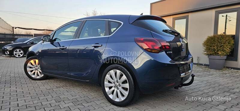 Opel Astra J 1.6 cosmo