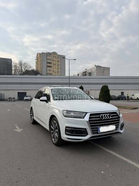 Audi Q7 