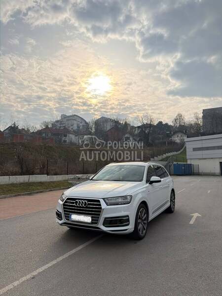 Audi Q7 