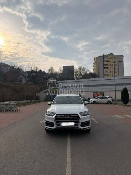 Audi Q7 
