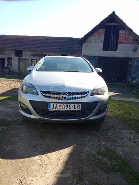 Opel Astra J 